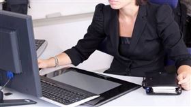 工作入職10天　財務經理沒領錢竟要賠58萬