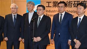 行政院長卓榮泰今(６)日上午視察工研院創新科技成果。（圖／行政院提供)