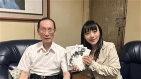 黃捷與曾貴海合照（圖／翻攝自黃捷臉書）