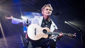 J HALL樂團、羅文裕（圖／客家電視台提供）