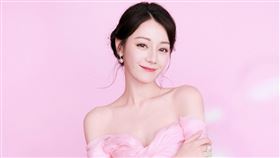 女星迪麗熱巴是來自新疆絕世美女。（圖／翻攝自嘉行迪麗熱巴工作室微博）