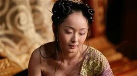 ▲曹操寵妾因為太體貼了，卻遭來了殺身之禍！（影視示意圖／翻攝自百度百科）