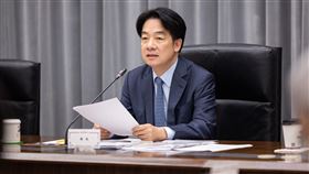 總統賴清德今(６)日聽取「114年中央政府總預算案」簡報。（圖／總統府提供)