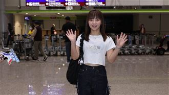 陳詩媛來接機王齊麟了！準備這大禮閃瞎眾