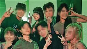 陳怡叡（後排左2）與眾人歡聚的合照，Steven（前排右2）就曾出現。（翻攝自steven chen Threads）