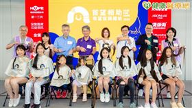 捐髮者中不少是第3次參與捐髮活動大小朋友，也有5歲妹妹跟隨著8歲哥哥腳步一同來捐髮，希望透過髮絲傳遞愛與能量，支持癌友勇敢面對治療的挑戰。