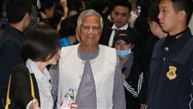 社會型企業東亞年會  尤努斯出席台灣尤努斯基金會2019社會型企業東亞年會18日在華南銀行總行大樓會議中心舉行，創立格萊(王民)銀行（Grameen Bank）並在2006年獲頒諾貝爾和平獎的孟加拉銀行家穆罕默德‧尤努斯（Muhammad Yunus）（中）抵台出席年會。中央社記者鄭傑文攝　108年11月19日