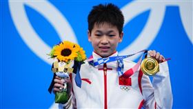 2021年8月5日，全紅嬋在頒獎儀式上。當日，在東京奧運會跳水項目女子10米跳水決賽中，全紅嬋奪得冠軍。圖/取自新華社