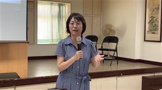 辦公室被貼「中國人教授」翁曉玲再槓學生