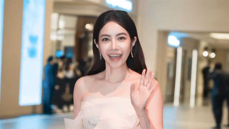 正妹DJ被起底　身分曝光竟是平民天后