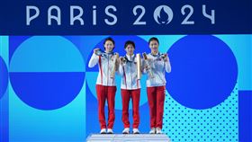 全紅嬋，女子跳水，巴黎奧運奪金二連霸，2年沒回家，哥哥偷買機票現身加油，(圖／路透)