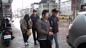 「野村證券」APP遭假冒，警方帶回詐團收水頭等27人。（圖／翻攝畫面）