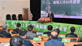 行政院長卓榮泰今（7）日出席行政院人事總處舉辦的「副首長AI共識營」。（圖／翻攝卓榮泰臉書)