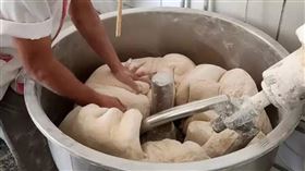 印度,揉麵機,離奇命案,少女,受困（示意圖／翻攝Delhi News）