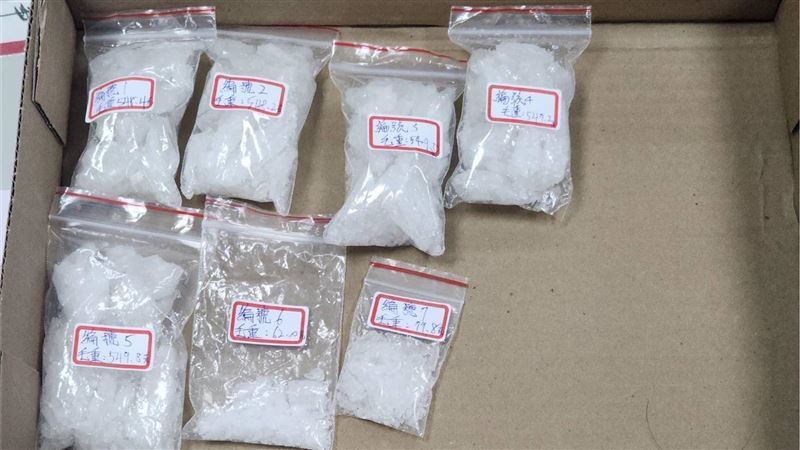 新北男違停睡著遭警搖醒　查獲大量毒品