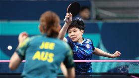 巴黎奧運台灣桌球女團直落3打敗澳洲（2）2024巴黎奧運桌球女子團體賽16強戰在法國當地時間6日登場，台灣桌球一姊鄭怡靜（右）於第2點單打勝出，最終台灣女團3點全拿，順利晉級8強。中央社記者王騰毅巴黎攝　113年8月6日