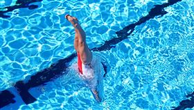 跳水（示意圖／翻攝自Pexels）