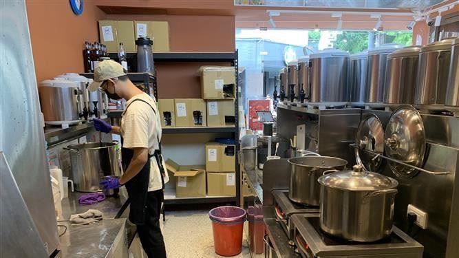 喝「大茗」飲料有濕紙巾？業者出面喊冤