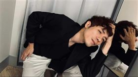 蕭閎仁宣布斜槓房仲。（圖／翻攝自蕭閎仁臉書）