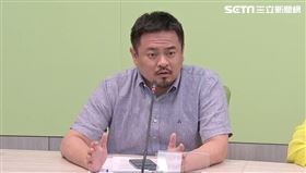 民進黨召開輿情記者會，立委洪申翰。