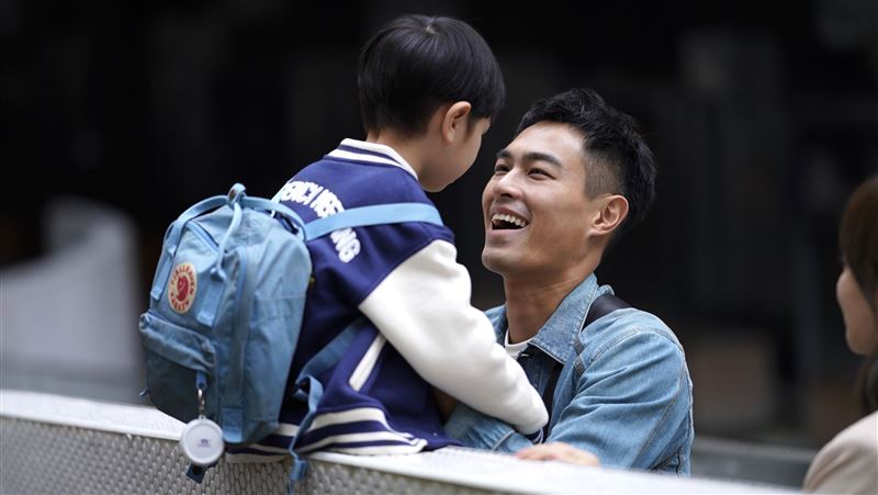 楊祐寧父親節曝喜訊　「第三胎」即將誕生