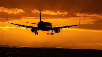 一架載162億現鈔飛機遭阻！這國慘了