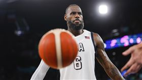 ▲詹姆斯（LeBron James）成為史上首位奧運2度大三元的選手。（圖／美聯社／達志影像）