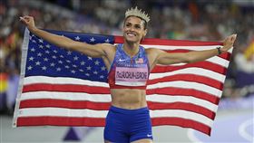 ▲美國選手麥勞夫林-勒弗倫（Sydney McLaughlin-Levrone）在女子400公尺跨欄打破自己的紀錄摘金。（圖／美聯社／達志影像）