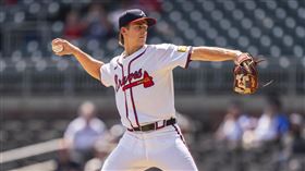 ▲勇士4：14落後釀酒人，派出外野手威廉斯（Luke Williams）吃局數。（圖／美聯社／達志影像）