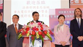 ▲行政院長卓榮泰9日參加法務部調查局「偵辦重大詐欺案件暨台美合作破獲跨境機房成果記者會」時，被媒體問到相關問題，卓榮泰重申「全國都要當林郁婷的後盾」。（圖／翻攝畫面）
