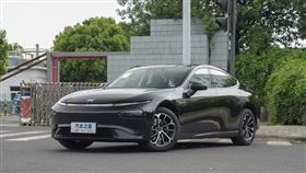 眼睛太小被自駕系統判定睡覺　車主哭（圖／翻攝自大陸汽車網站）