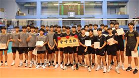 內湖高工首度獲得登峰造極排球邀請賽冠軍。（圖／大會提供）