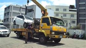 警方調查後確認是掛假車牌，車子遭移置保管。（草屯警分局提供）