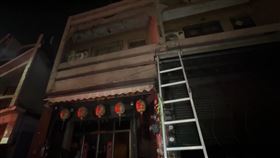 現場李姓男子慘成焦屍。（圖／翻攝畫面）