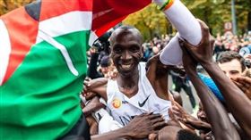 2屆奧運男子馬拉松冠軍基普柯吉（Eliud Kipchoge）是肯亞長跑傳奇巨星。（圖／翻攝kipchogeeliud IG）