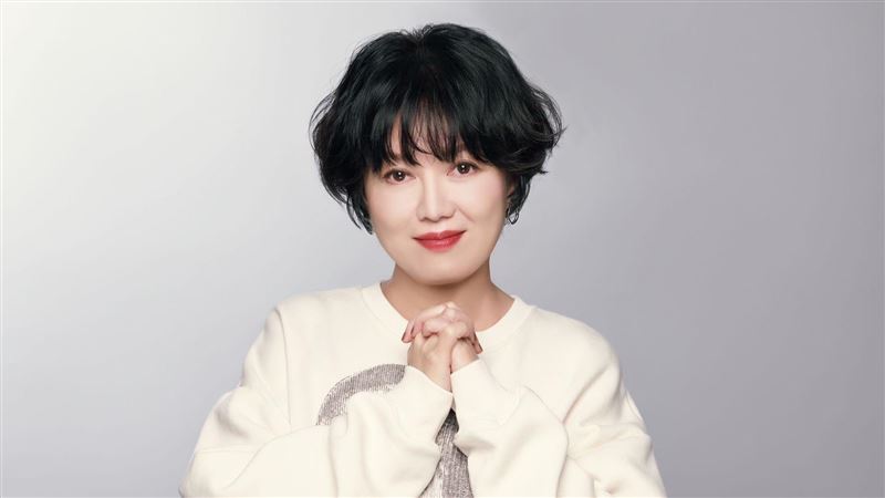 苗可麗壞到骨子裡！化聲神祕女狼超上癮
