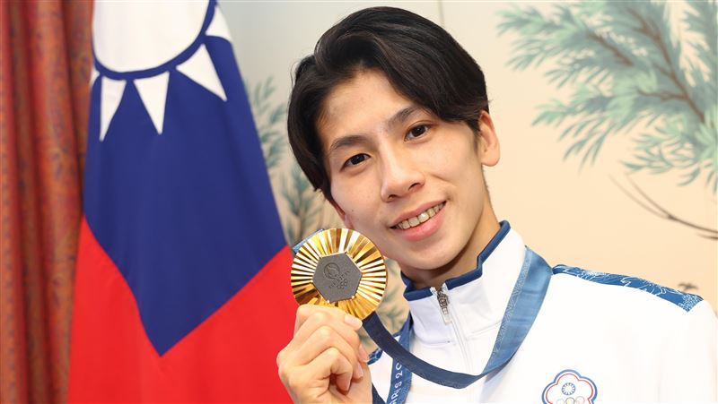 律師：他們沒入選，十大傑出青年標準詭異
