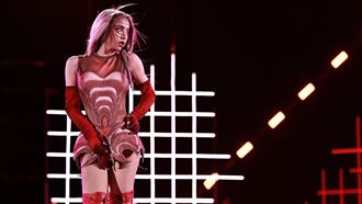 蔡依林演唱會鞋跟斷掉不NG　踮腳唱超敬業