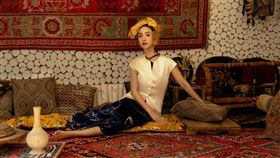 林依晨赴新疆拍雜誌，嘗試不同風格造型（圖／島iSLAND提供)