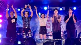霸氣樂團小頭（左起）、阿修羅、王瞳、于浩威、黃少谷到桃園參與「七夕情人節音樂會」。（圖／民視提供）