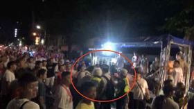 臺北關聖帝君聯誼會回鑾遶境活動爆發口角衝突。（圖／翻攝畫面）