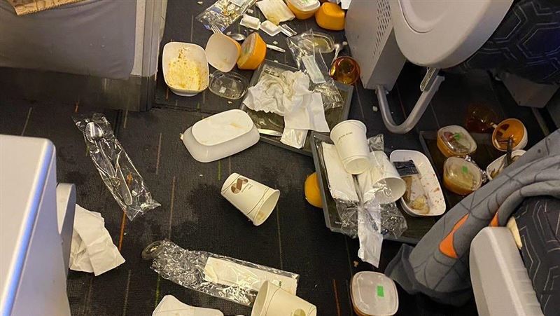 長榮雅加達回台班機突遇亂流　6空姐受傷