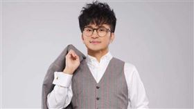 唐從聖真實身高不到170公分。（圖／翻攝自唐從聖臉書）