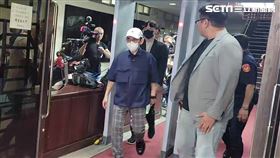 ▲黃子佼離開台北地院，此次神情看來已經習慣媒體守候。根據了解他也仍然否認犯罪。（圖／記者楊佩琪攝）