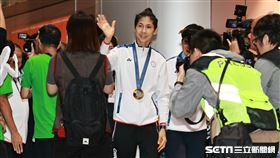 ▲巴黎奧運拳擊國手林郁婷返國。（圖／記者劉彥池攝影）