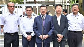 行政院長卓榮泰今（13）日訪視「台電職場互助教保服務中心」。（圖／行政院提供)