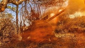 俄烏戰爭、烏克蘭士兵、烏克蘭軍隊、烏克蘭軍人、砲火戰火、叢林戰。圖為烏克蘭第110機械化旅（The 110th Separate Mechanized Brigade）。（圖／翻攝自澤倫斯基臉書）