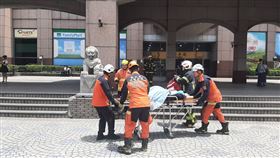 台鐵,板橋站,落軌,受困,月台,旅客