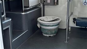 台中,客運,公車,豐原客運,花盆,拒載（圖／翻攝畫面）