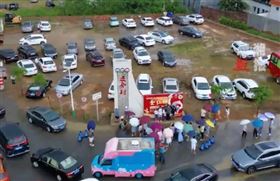 全虹嬋家變景點加蓋停車場　爺家變小吃街（圖／微博）